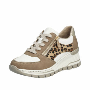 Rieker sneakers til dame i beige med flotte leopard detaljer og stødabsorberende kilehæl.