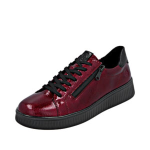 Remonte sneakers til dame i rød. med snørebånd og funktionel lynlås samt en udtagelig remonte-soft sål