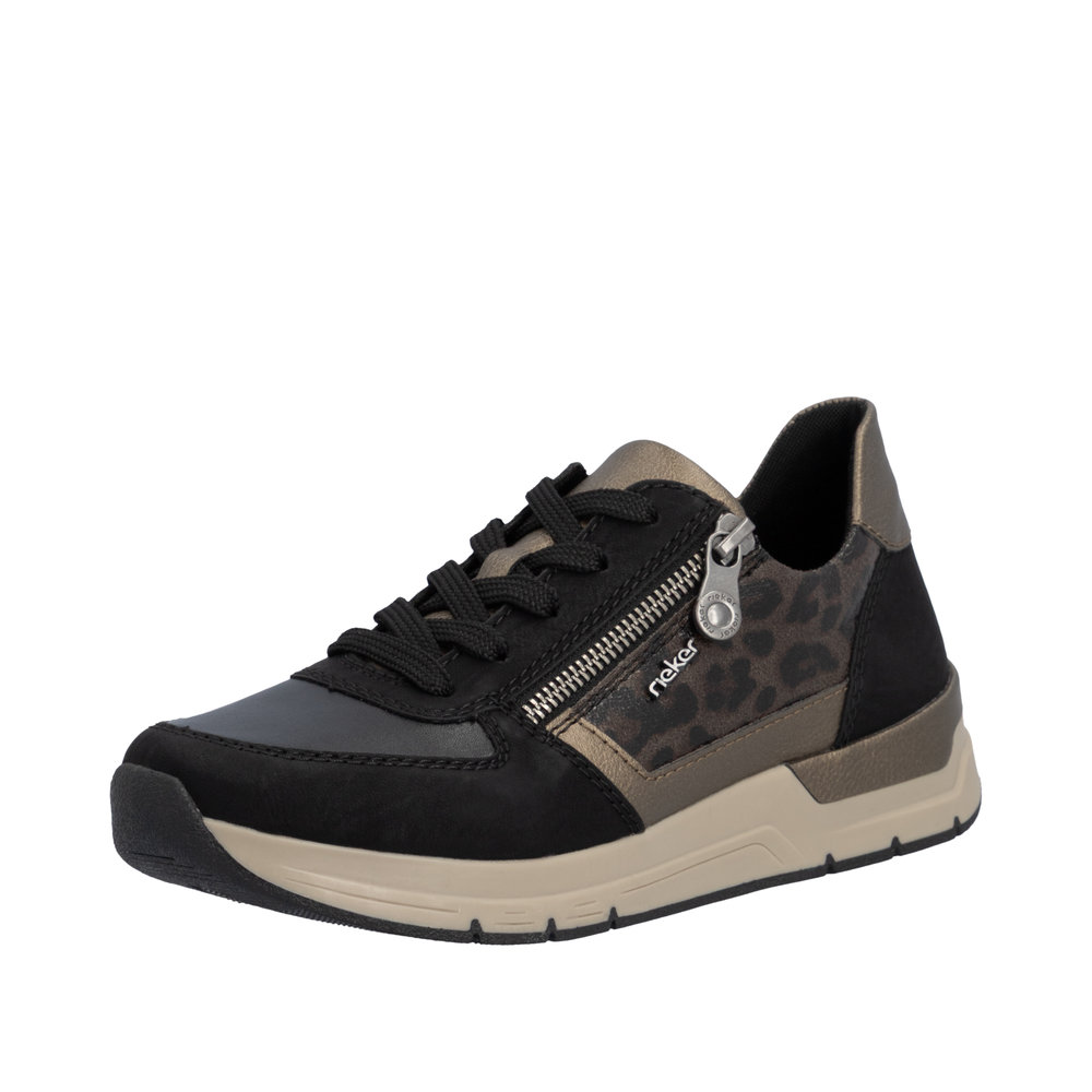 Rieker sneakers til dame i sort med leodetaljer, lynlås og snøre.